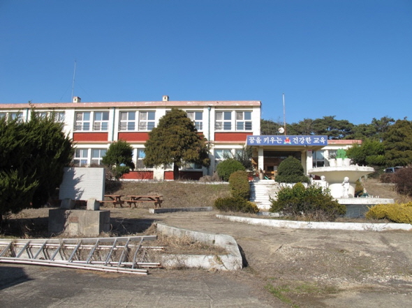 고성초등학교 전경 사진